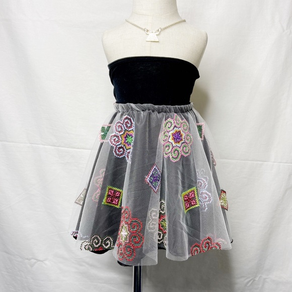 🌸 Hmong inspired toddler skirt - Picture 1 of 2